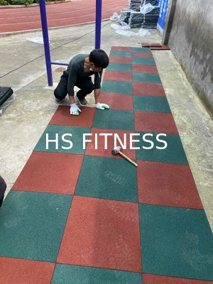 환경적 우호적 체육관 워크아웃 부속물은 열중한 체육관 매트에게 충격을 줍니다